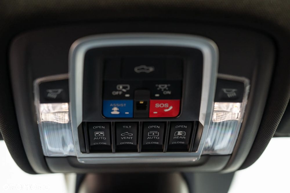 RAM 1500 5.7 Crew Cab Laramie - 16