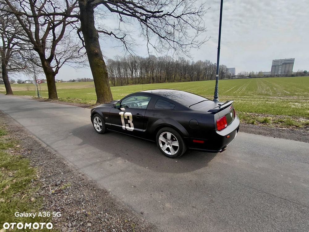 Ford Mustang - 6