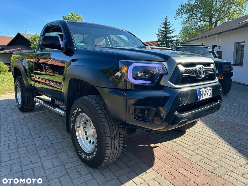 Toyota TACOMA - 4
