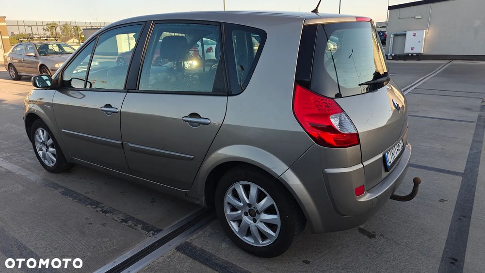 Renault Scenic 1.6 16V Expression - 11