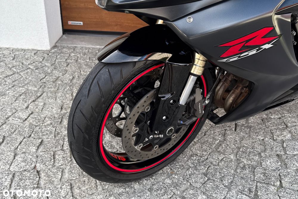 Suzuki GSX-R - 17