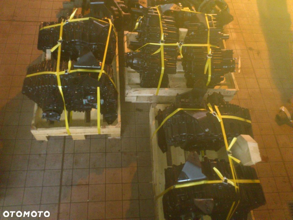 SKRZYNIA ROZDZIELCZA REDUKTOR MERCEDES ACTROS VG2400 8x6 8x8 MP1 MP2 MP3 - 4