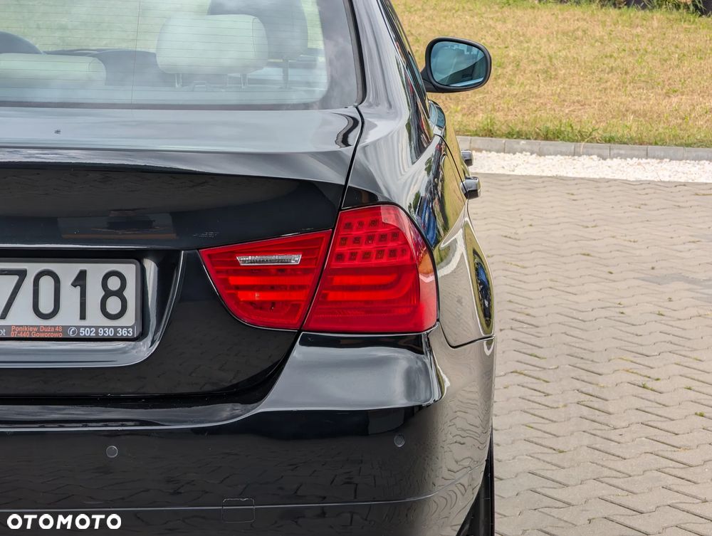 BMW Seria 3 318d Sport Line - 13