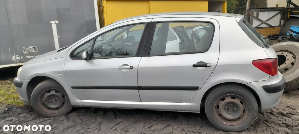 PEUGEOT 307 klapa tylna  EZR - 3