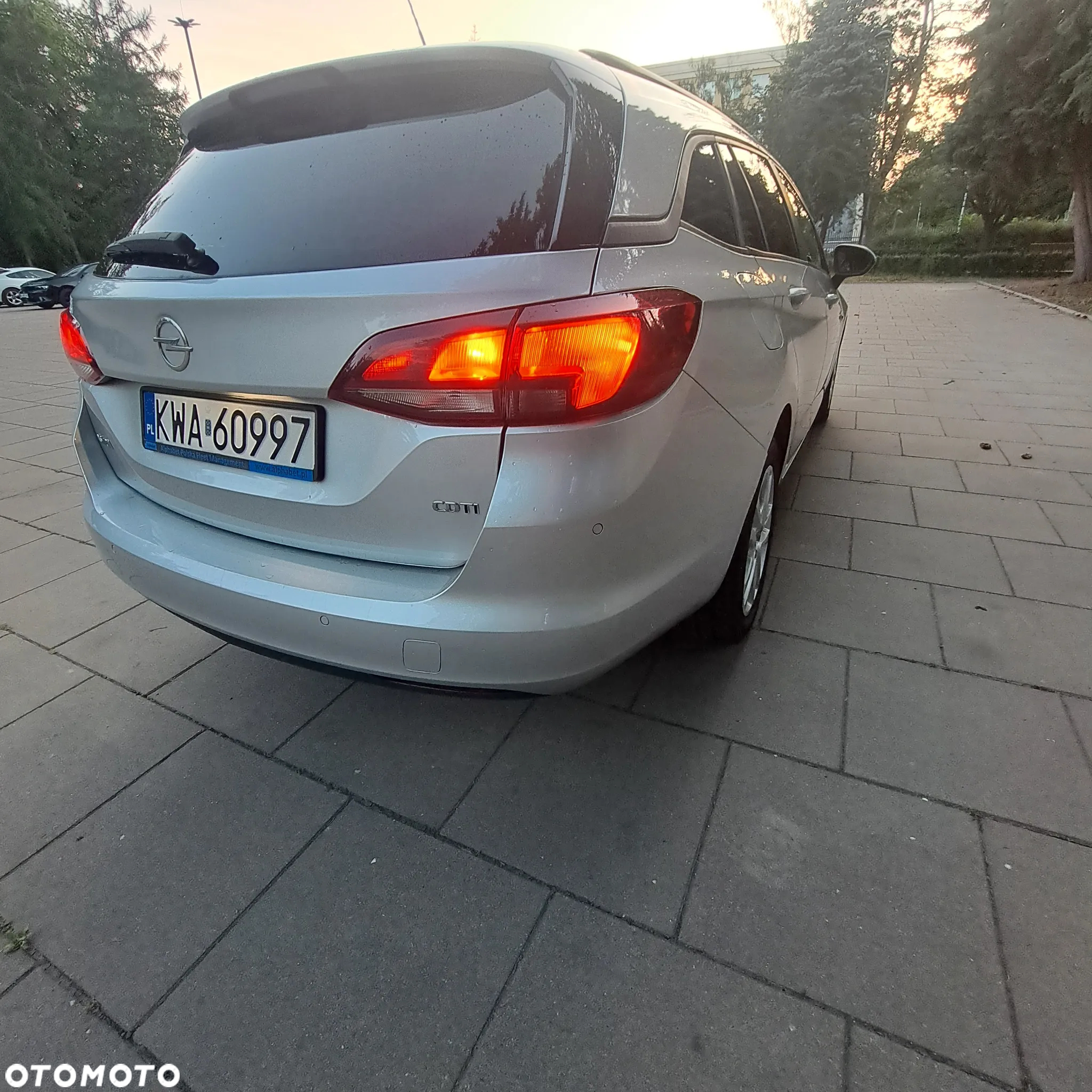 Opel Astra IV 1.6 CDTI Executive - 17