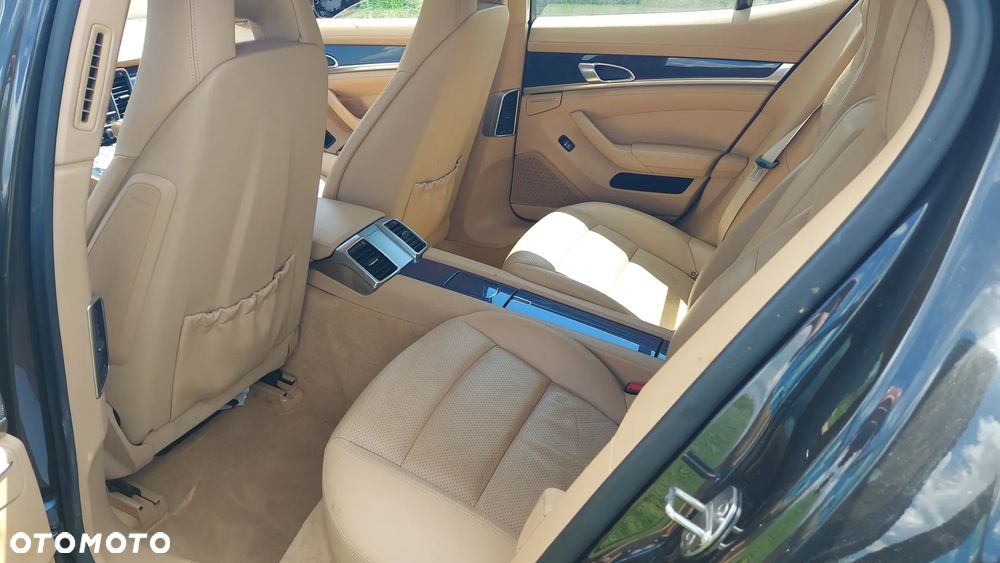 Porsche Panamera Standard - 10