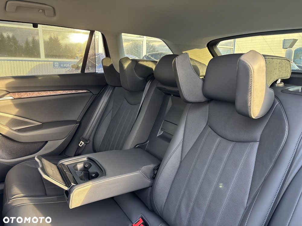 Skoda Superb 2.0 TDI SCR 4x4 L&K DSG - 16