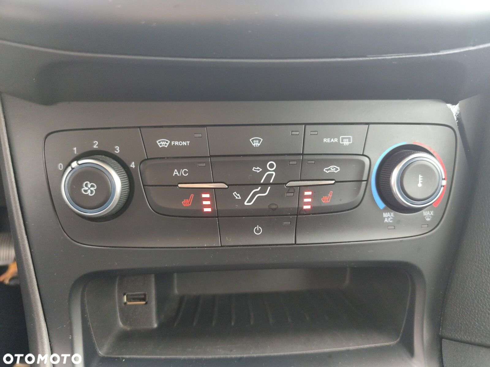 Ford Focus - 24