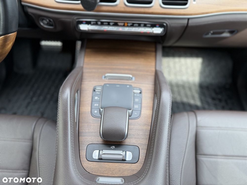 Mercedes-Benz GLS - 34