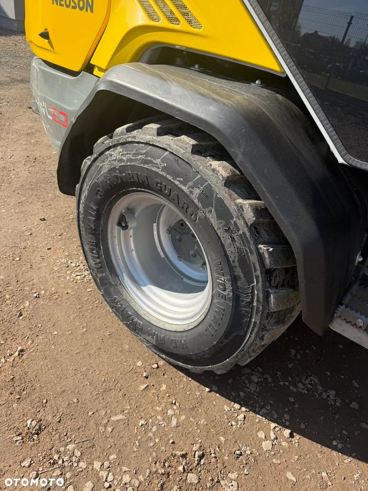 Wacker Neuson WL 28 - waga tylko 2800 kg - 16