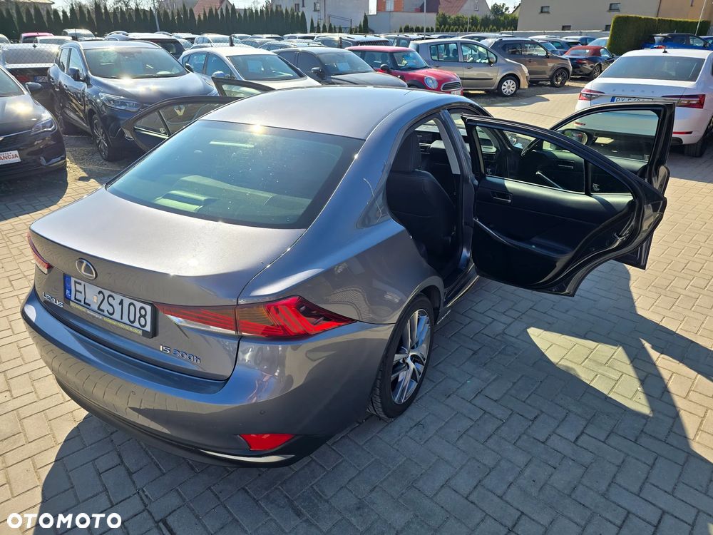 Lexus IS - 37