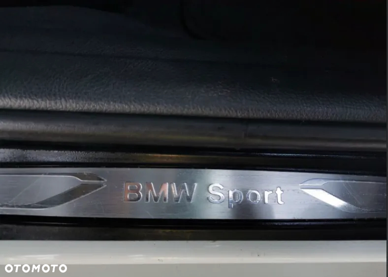 BMW Seria 3 318d Touring Sport Line - 13