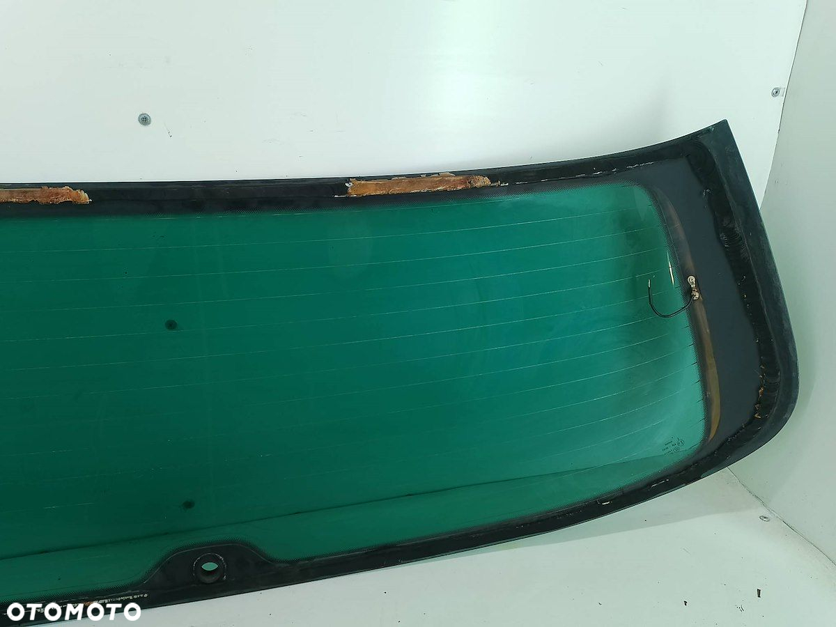 SZYBA KLAPY BAGAZNIKA VW PASSAT B6 KOMBI - 2