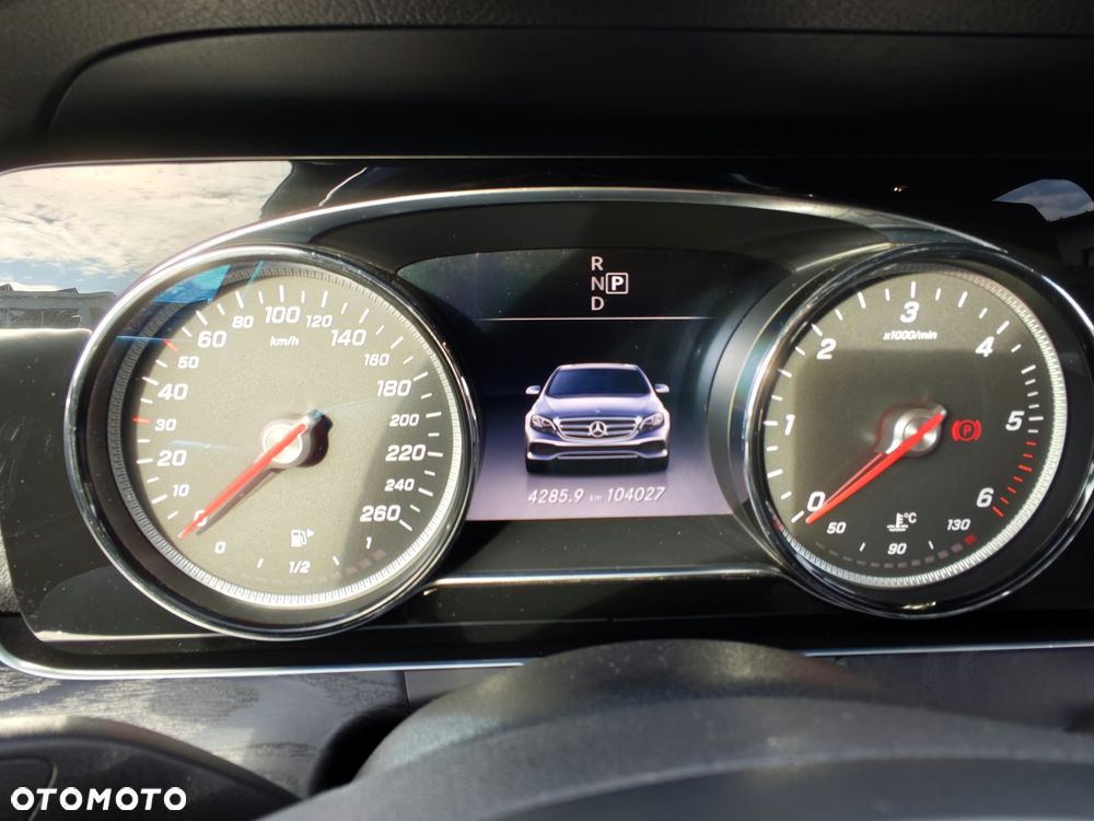 2017 Mercedes-Benz Klasa E, photograph 8
