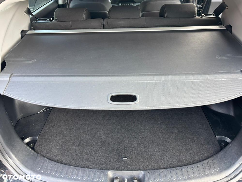 Kia Sportage 2.0 L - 9