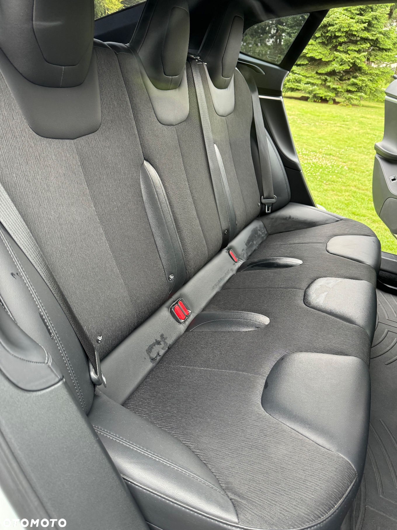 Tesla Model S - 21