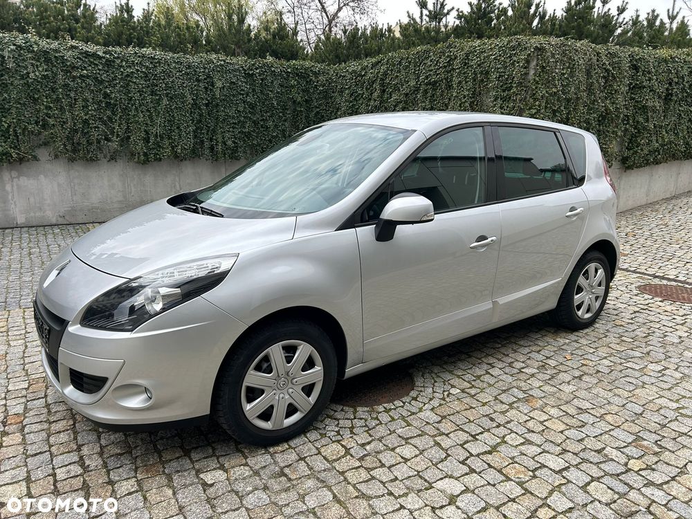 Renault Scenic 1.6 16V 110 Authentique - 11