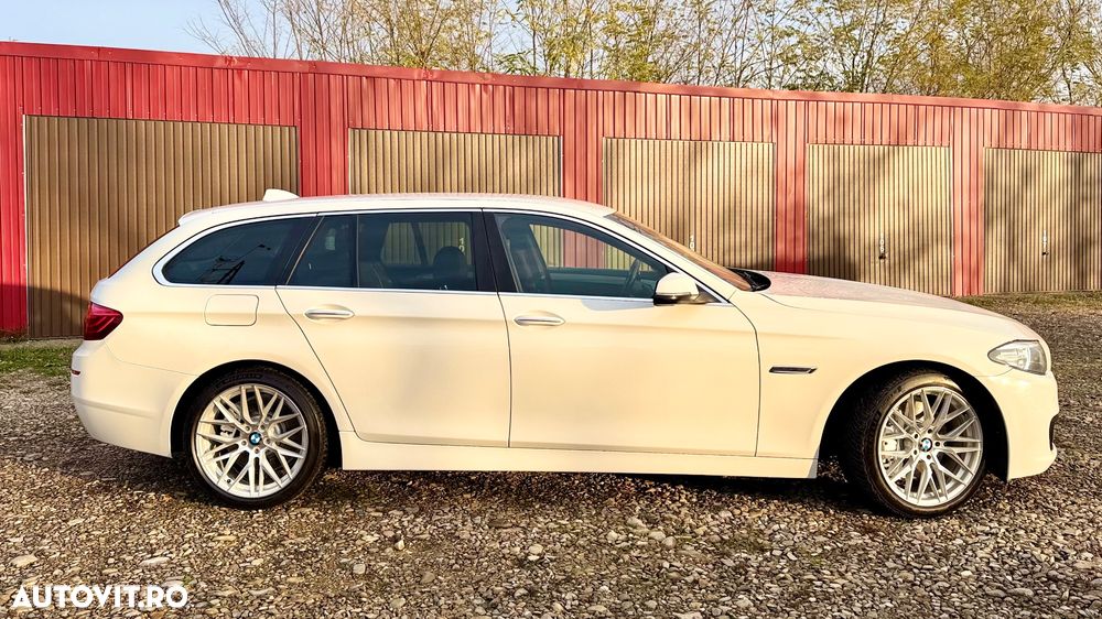 BMW Seria 5 530d xDrive Touring Sport-Aut. - 13