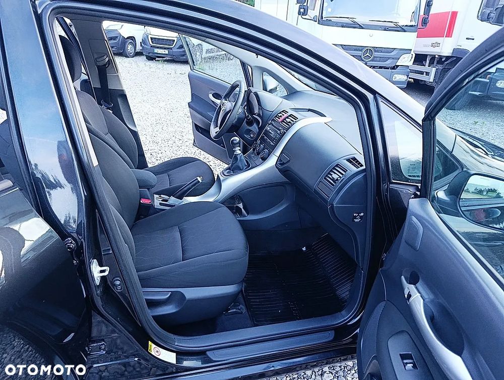 Toyota Auris 1.33 VVT-i Terra Start - 11