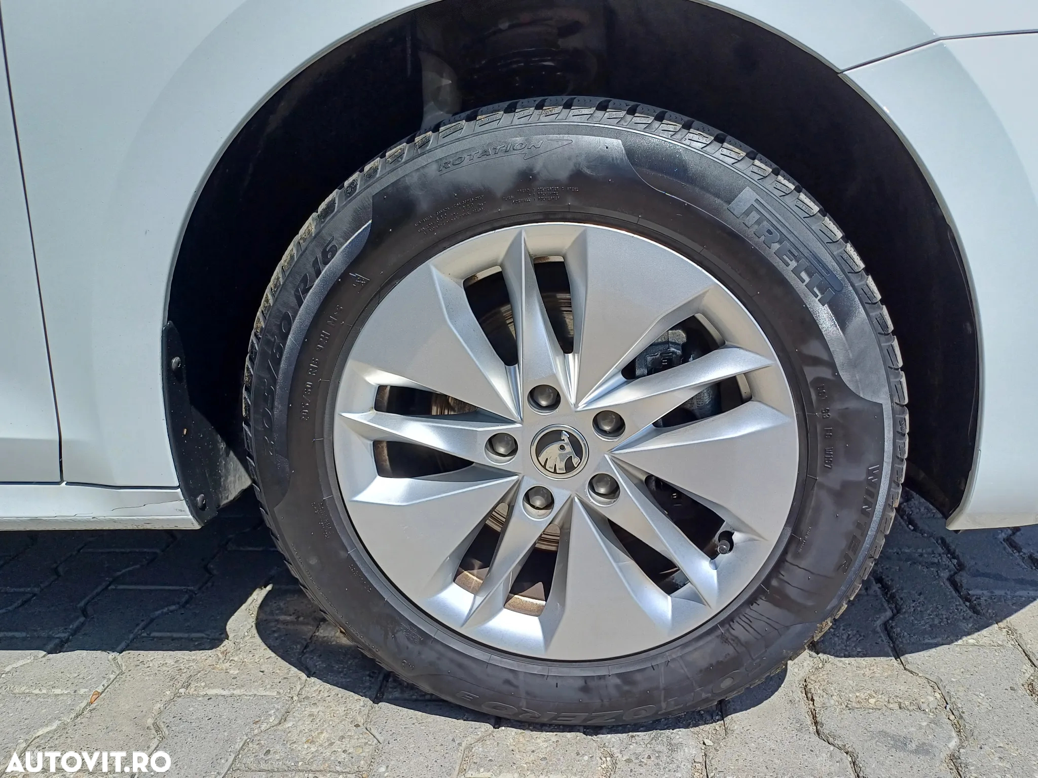 Skoda Octavia Combi 2.0 TDI Ambition - 8