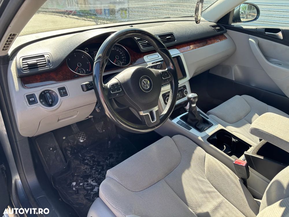 Volkswagen Passat 2.0 TDI Comfortline DPF - 9