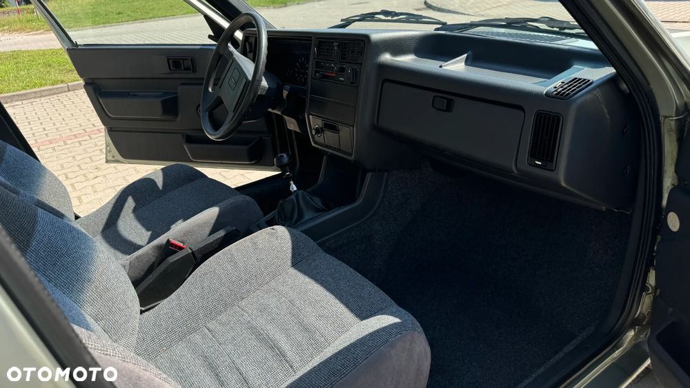 Volvo 340 1.6D DL Sedan - 16