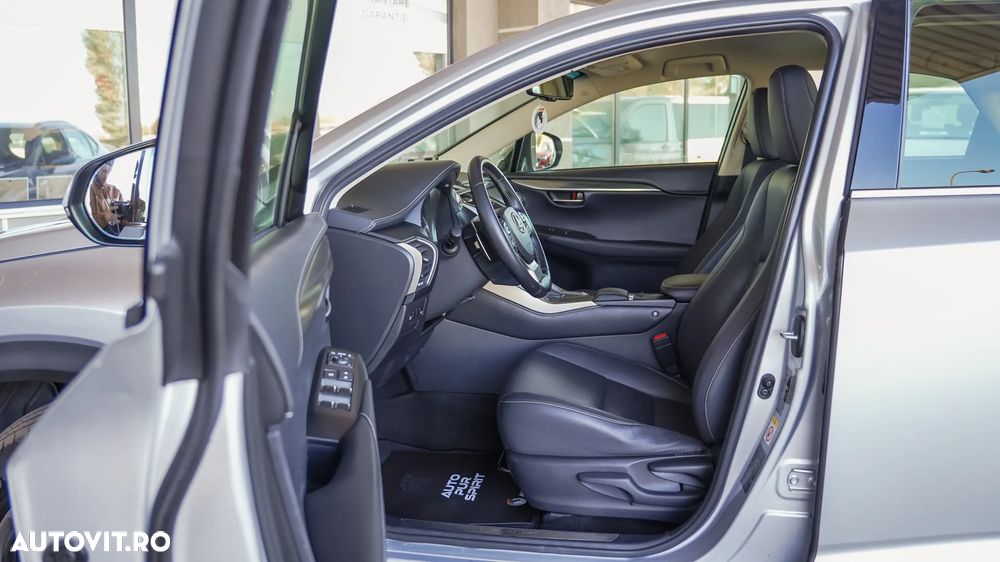Lexus Seria NX 300h AWD Executive Plus - 23