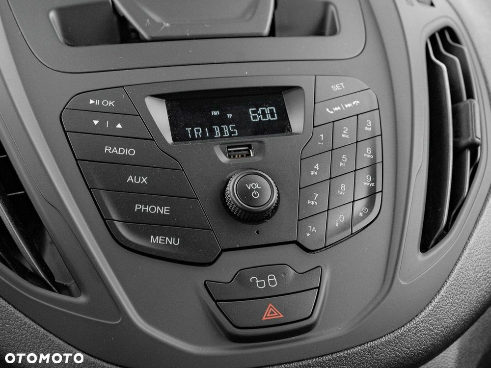 Ford Transit Courier - 20