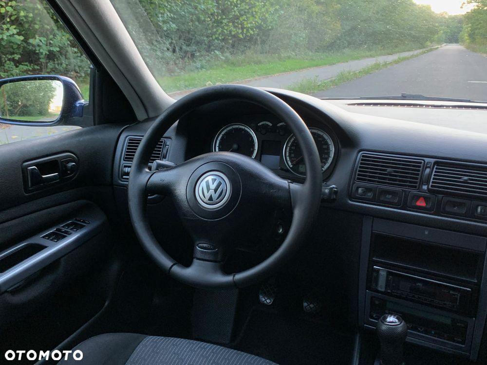 Volkswagen Golf - 16
