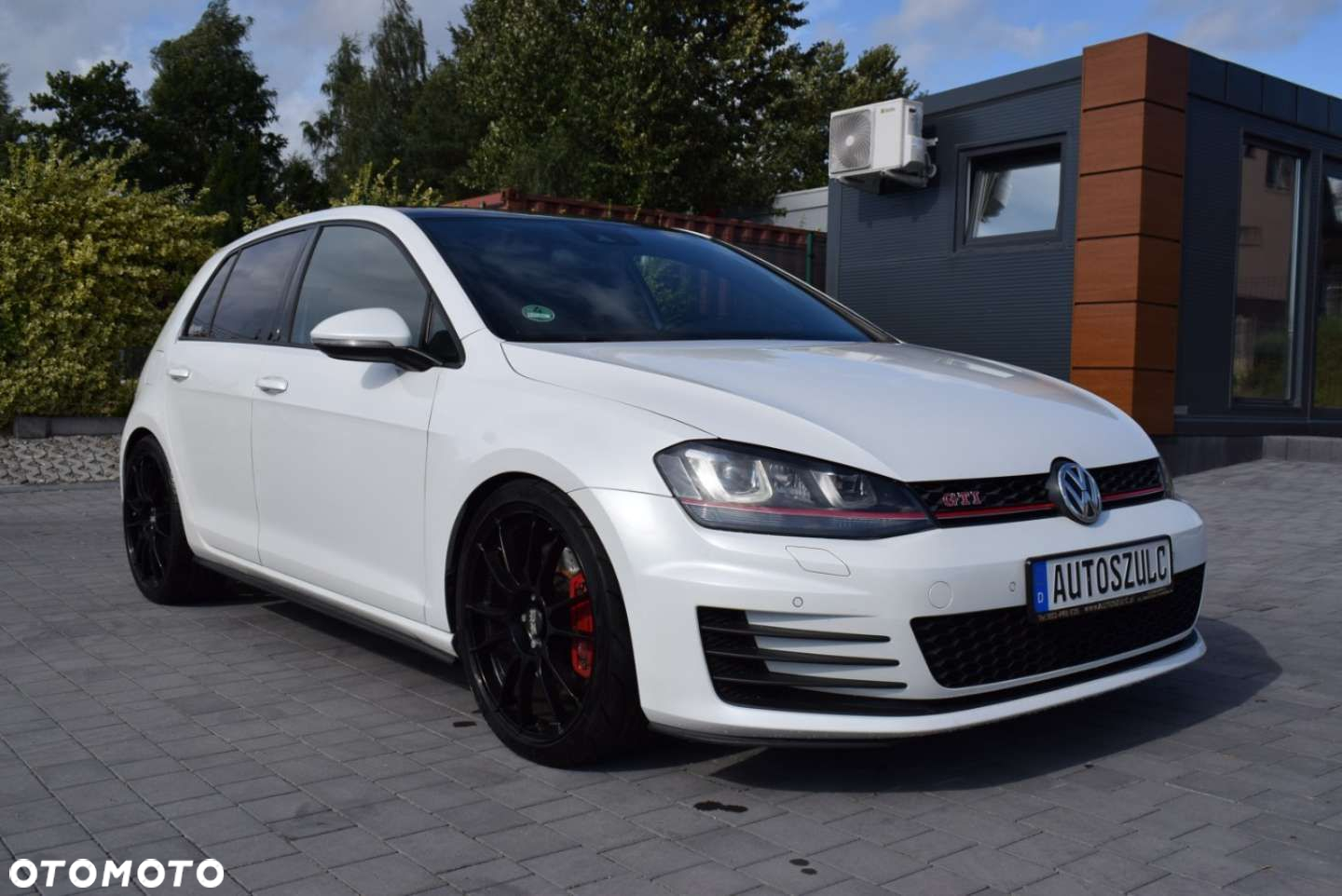 Volkswagen Golf - 6