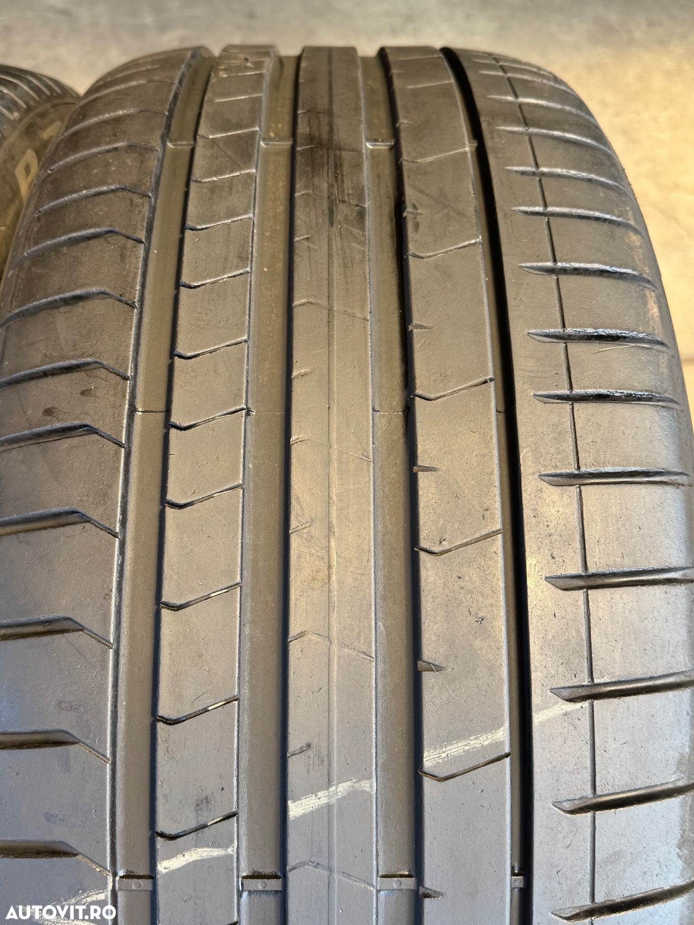 Vând 2 anvelope 275/35/22 Pirelli de vară la 6mm - 3