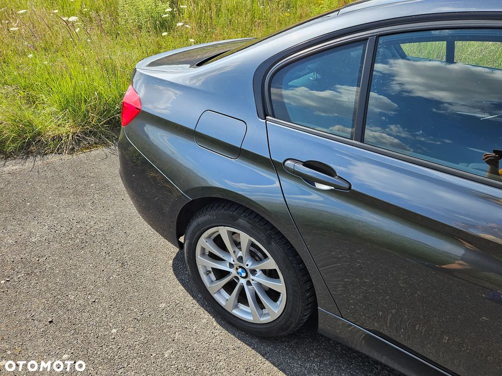 BMW Seria 3 320i xDrive - 8