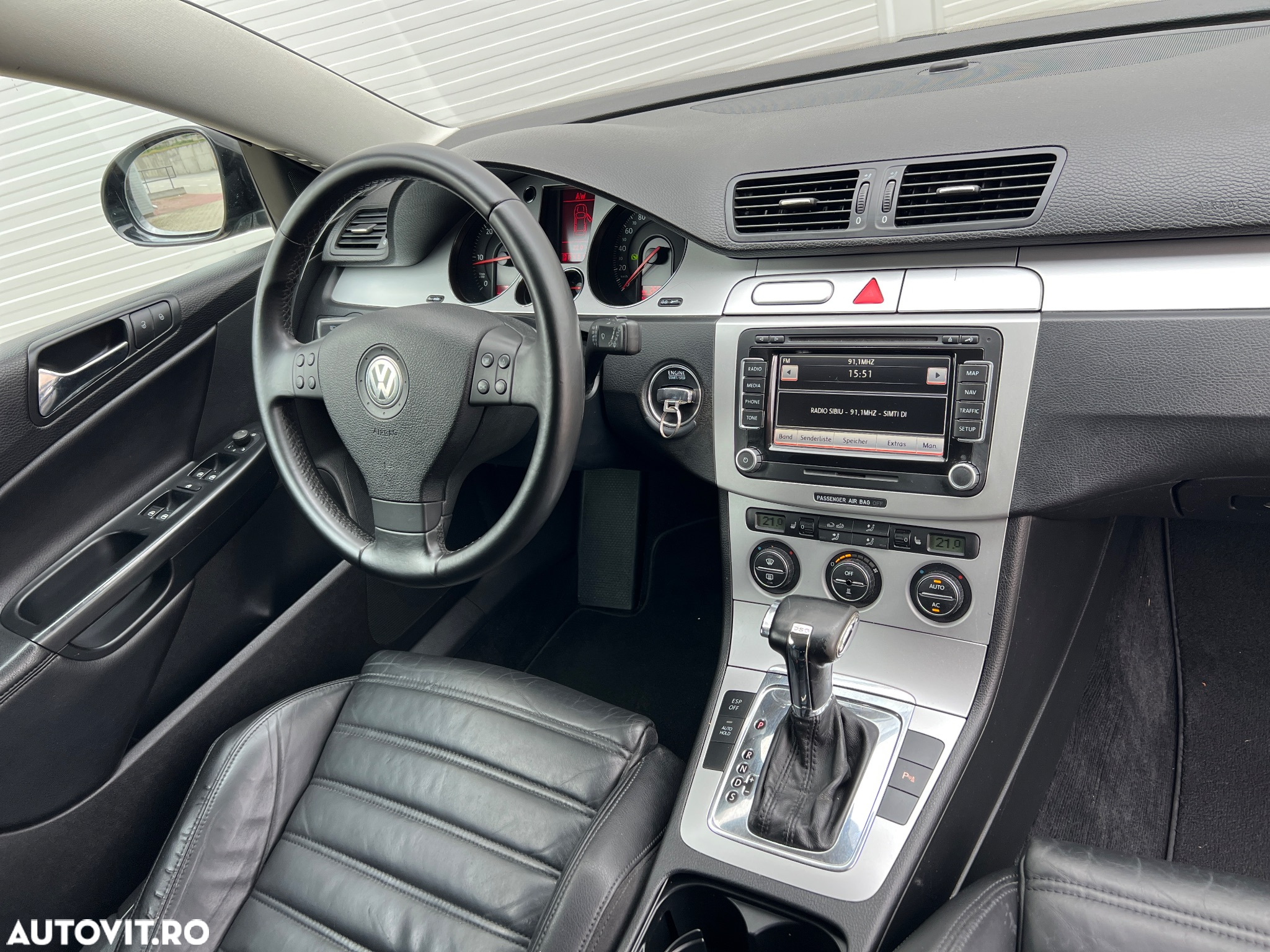 Volkswagen Passat Variant 2.0 TDI DPF DSG Highline - 9