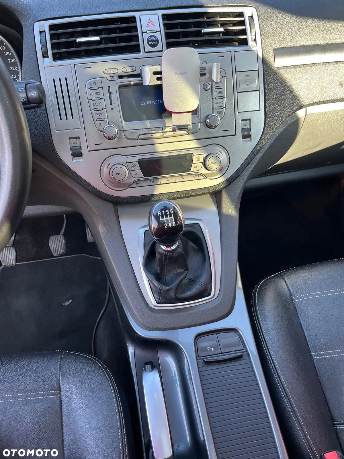 Ford Kuga 2.0 TDCi Titanium FWD - 8