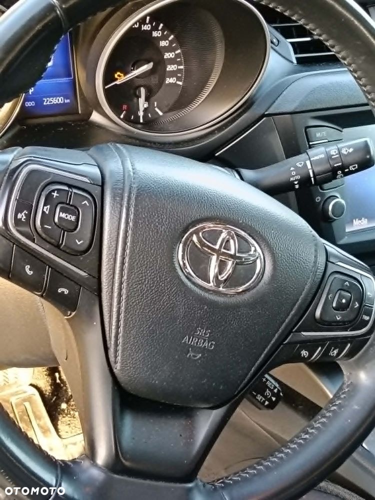 Toyota Avensis 2.0 Premium MS - 8