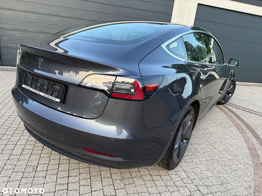 Tesla Model 3 - 14