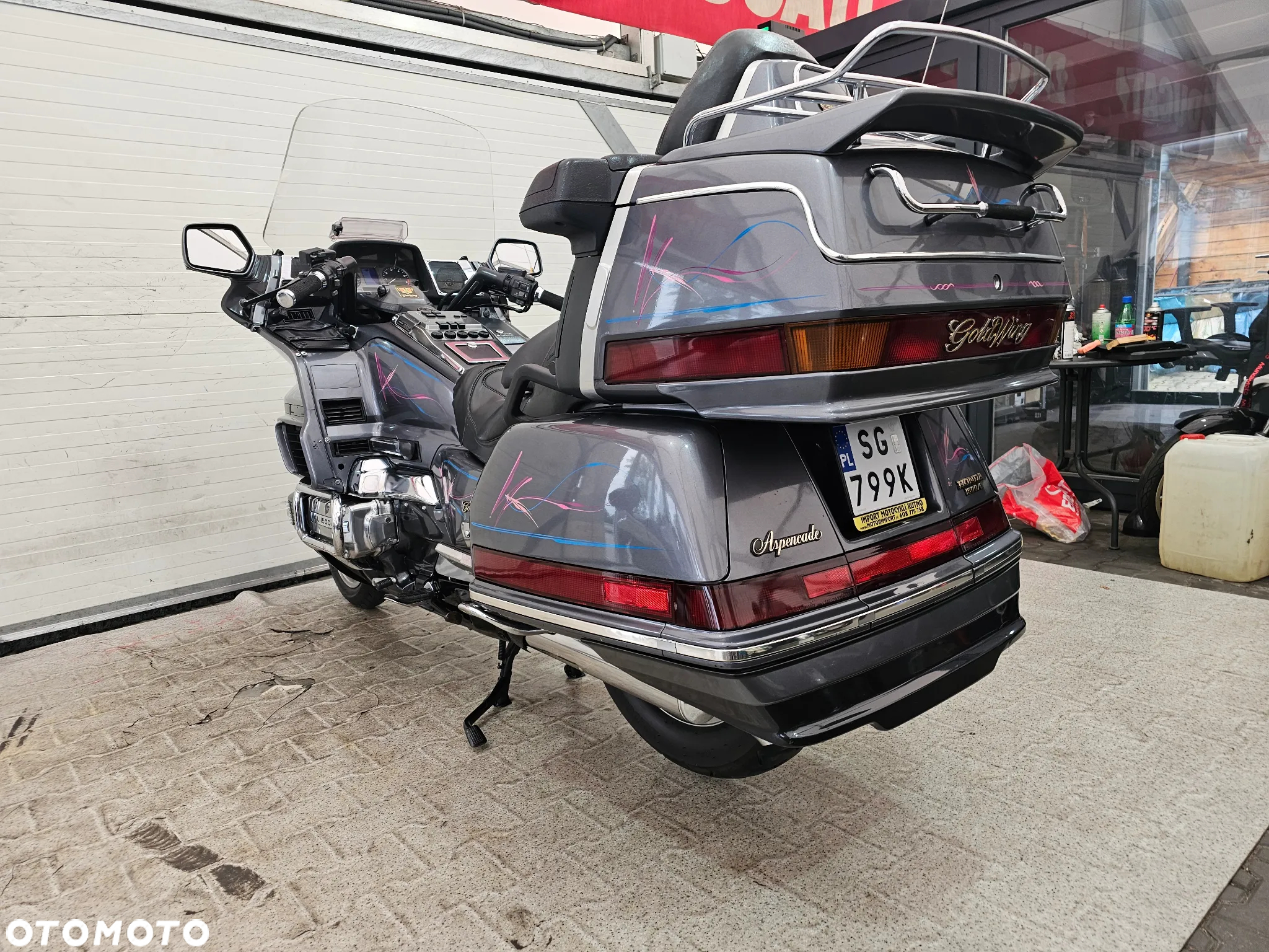 Honda GL - 24