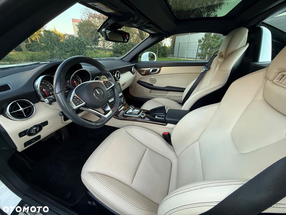 Mercedes-Benz SLC - 15