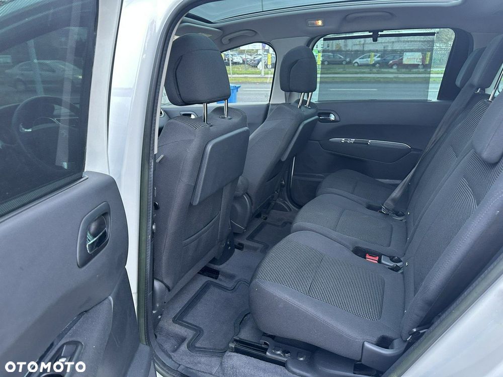 Peugeot 5008 2.0 HDi Allure 7os - 8