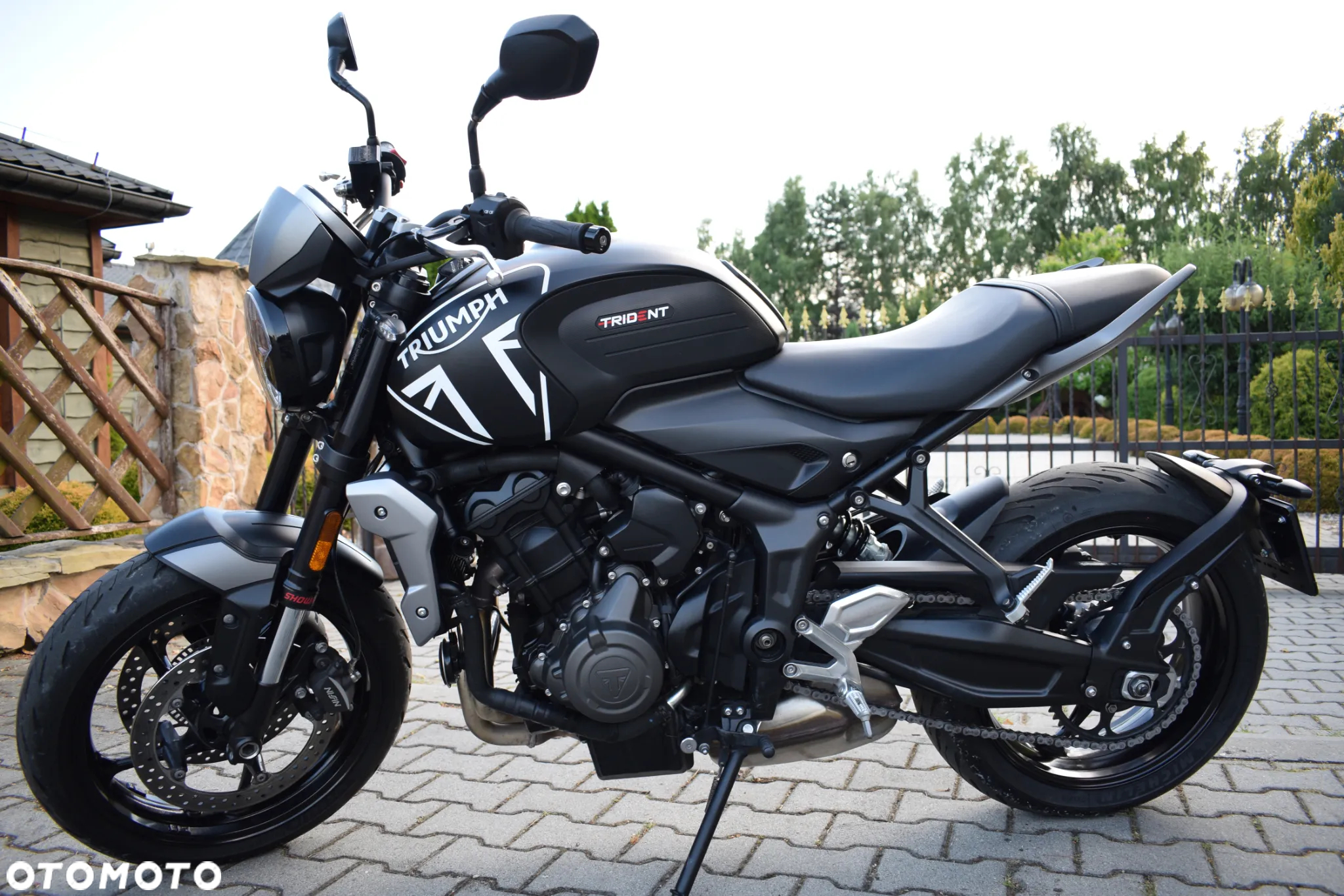 Triumph Trident - 30