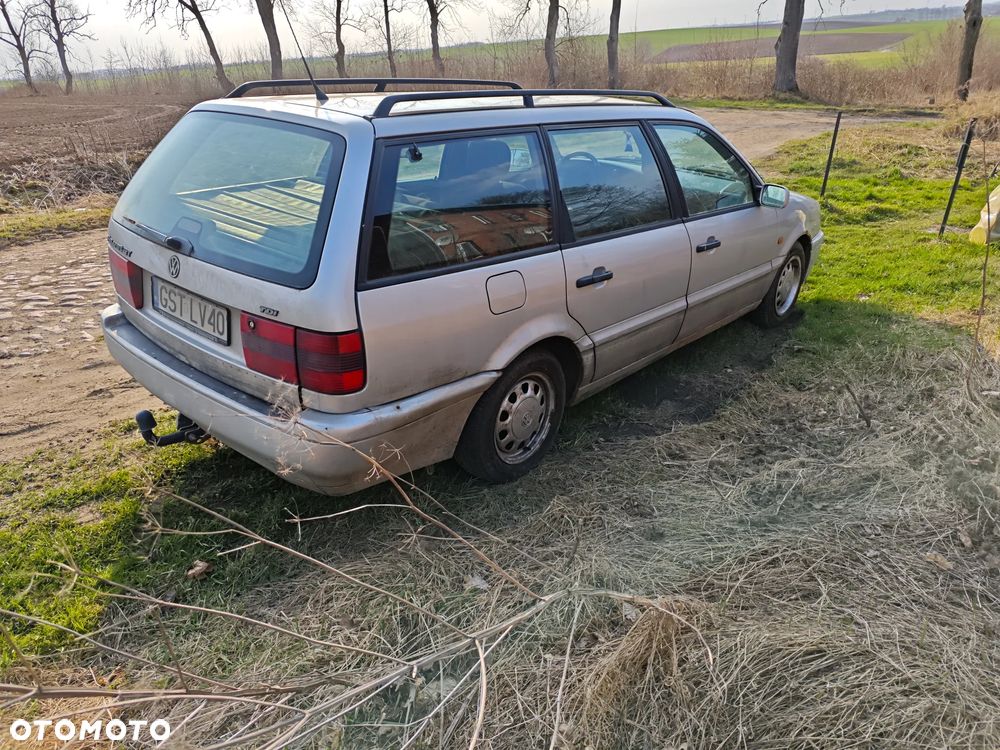 Volkswagen Passat 1.9 TDI Comfortline - 6