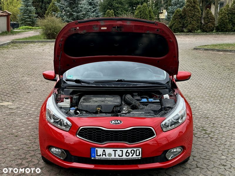 Kia Ceed - 8