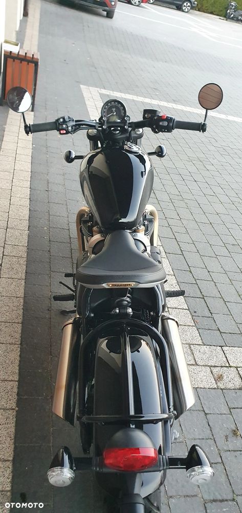 Triumph Bonneville Bobber - 6