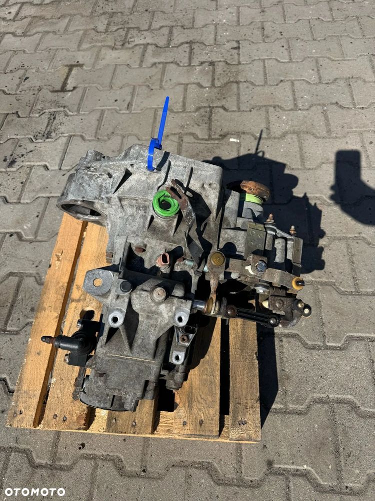 VW GOLF IV  SKRZYNIA BIEGÓW DUW manualna - 2