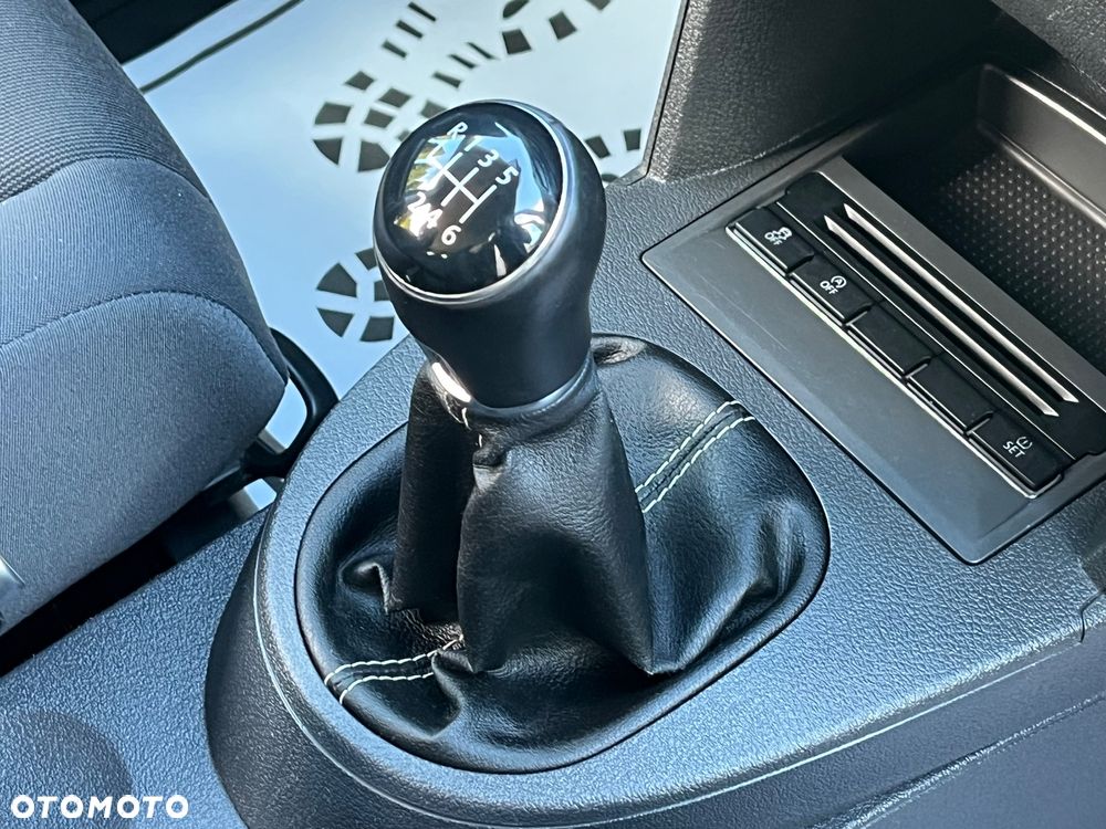 Volkswagen Touran - 31