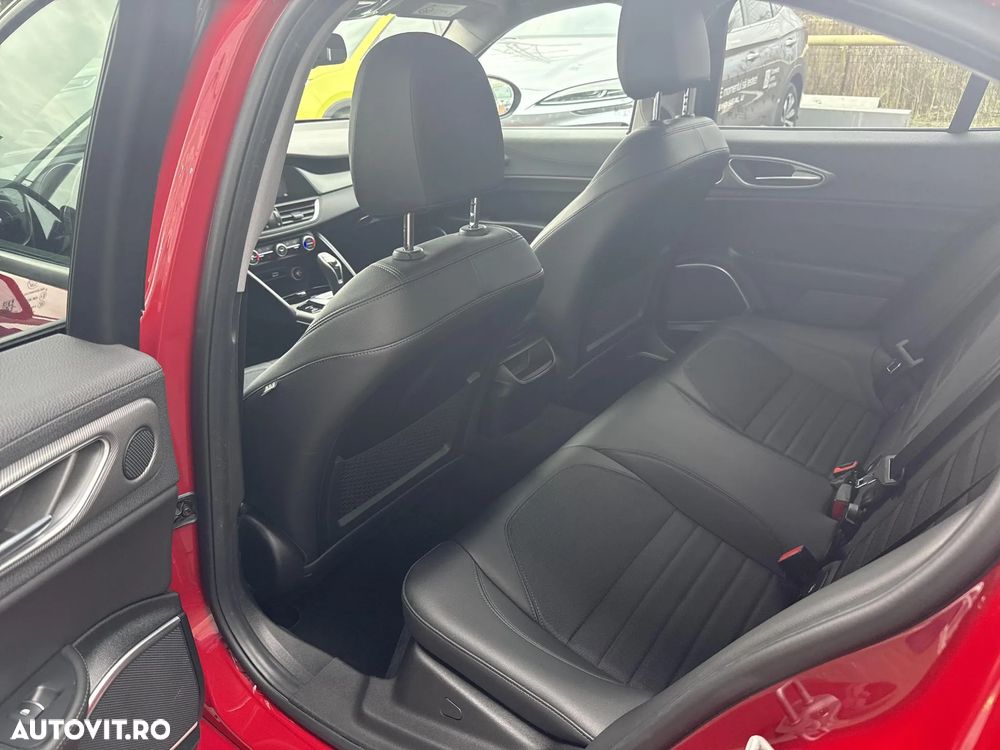 Alfa Romeo Giulia - 17