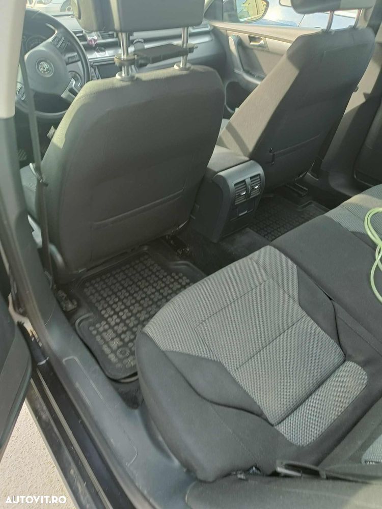 Volkswagen Passat 2.0 Blue TDI SCR Comfortline - 5