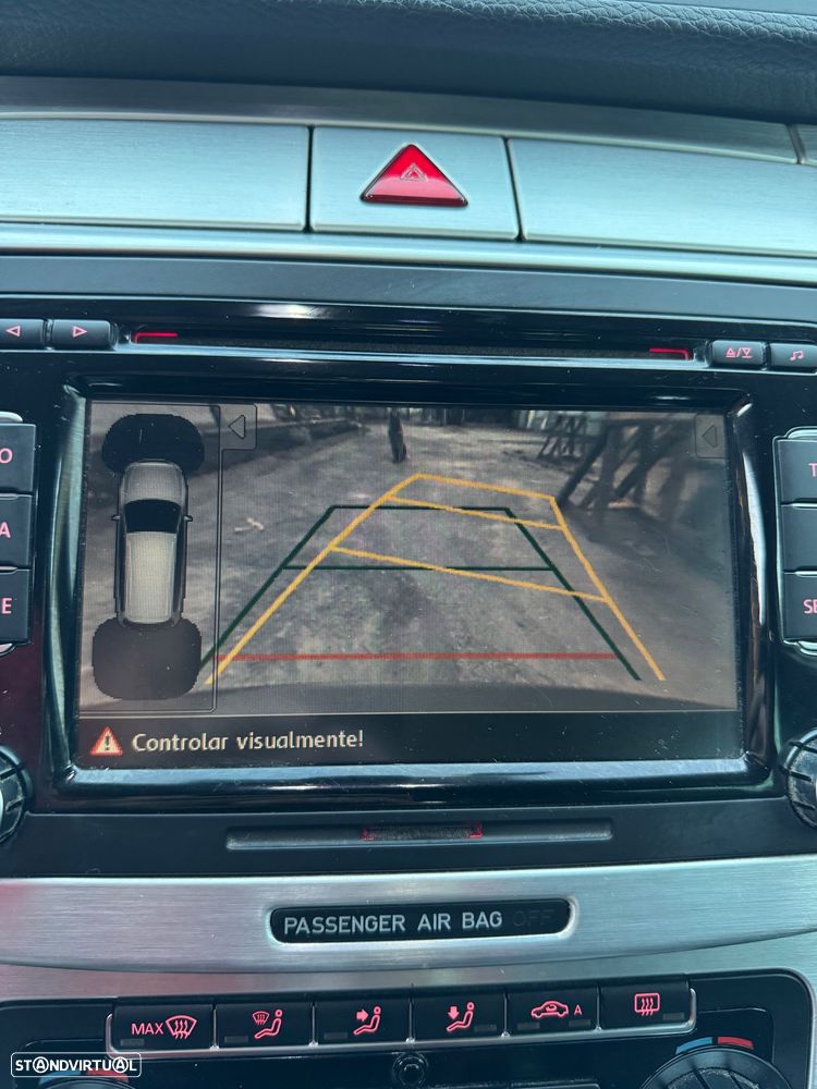 VW Passat Variant 2.0 TDI Highline - 24