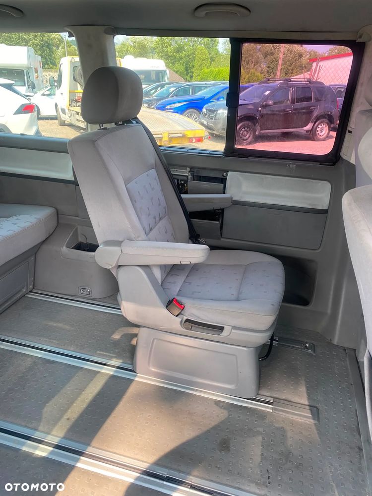 Volkswagen Multivan - 17