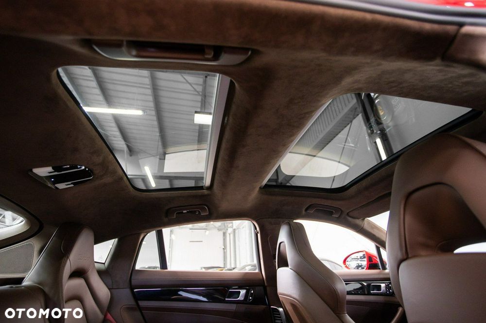 Porsche Panamera Turbo - 31